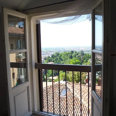 Gasthof La Luna Blu In Old Town Bergamo