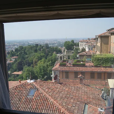 Gasthof La Luna Blu In Old Town Bergamo